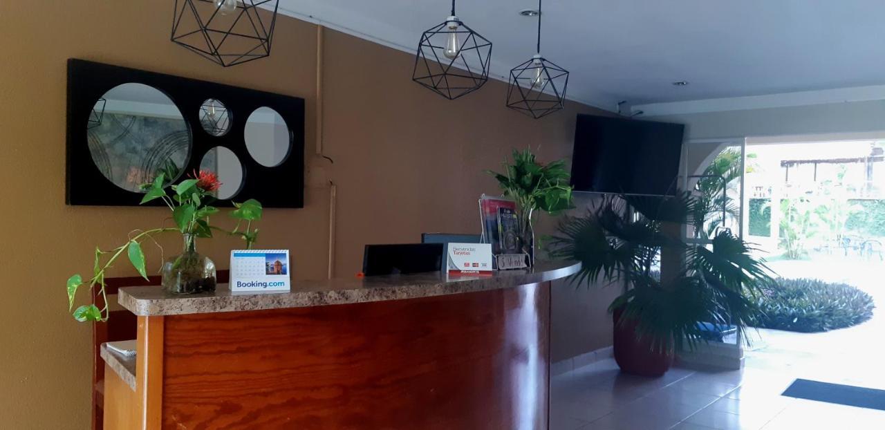 Hotel Vista Verde Huichihuayan ภายนอก รูปภาพ